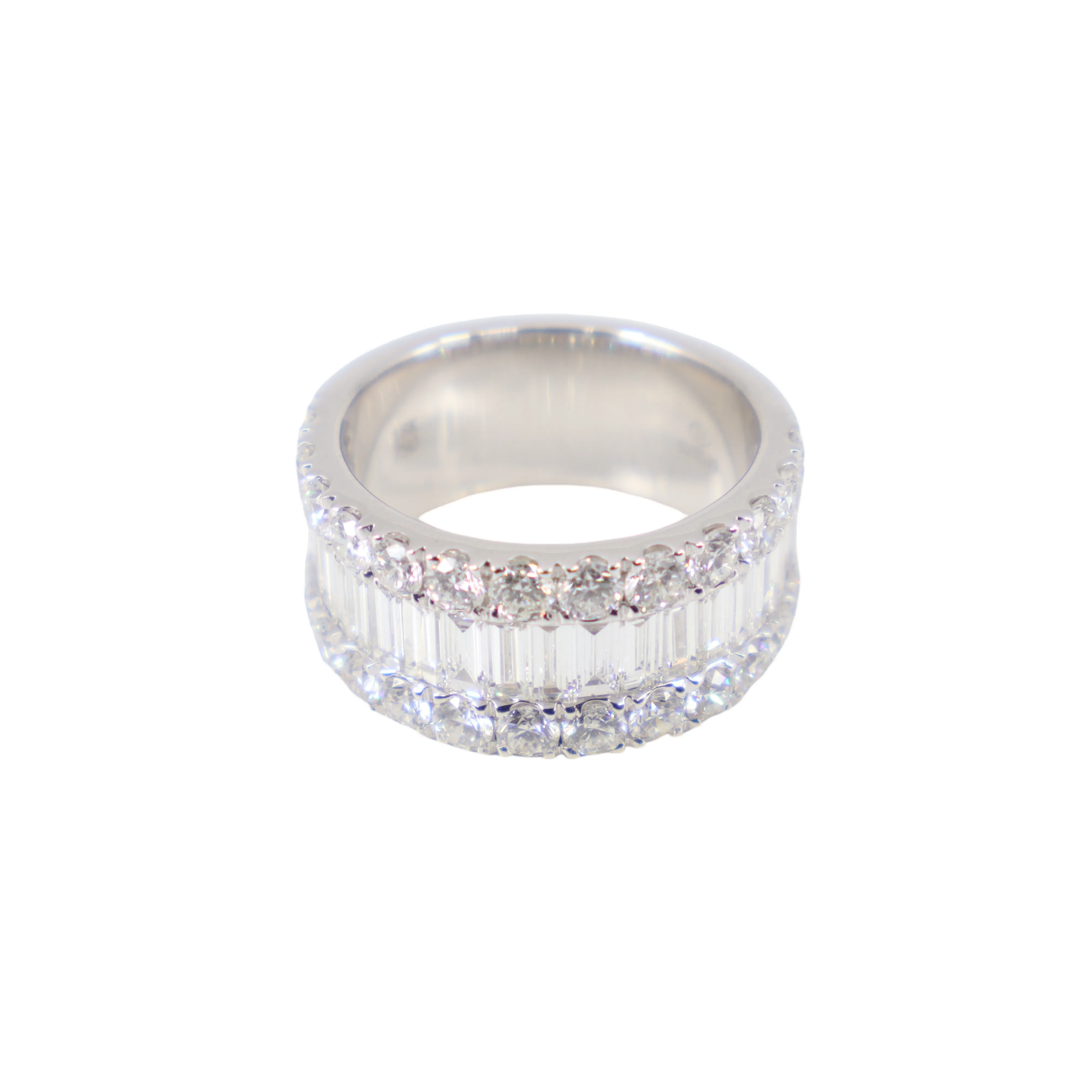 18K White Gold Diamond Ring  - 20767815