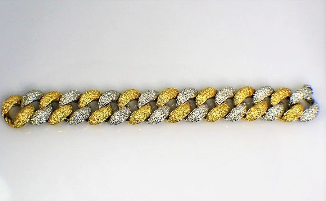 Cuban Link Bracelet with Yellow and White Diamonds in 18KT Gold.