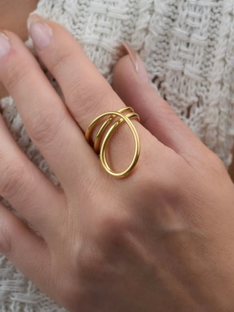 Farrah B Twists & Turns Ring in Gold - Size 6