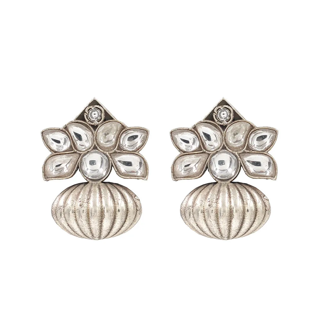 Handcrafted Sophistication: Sangeeta Boochra Silver Earrings