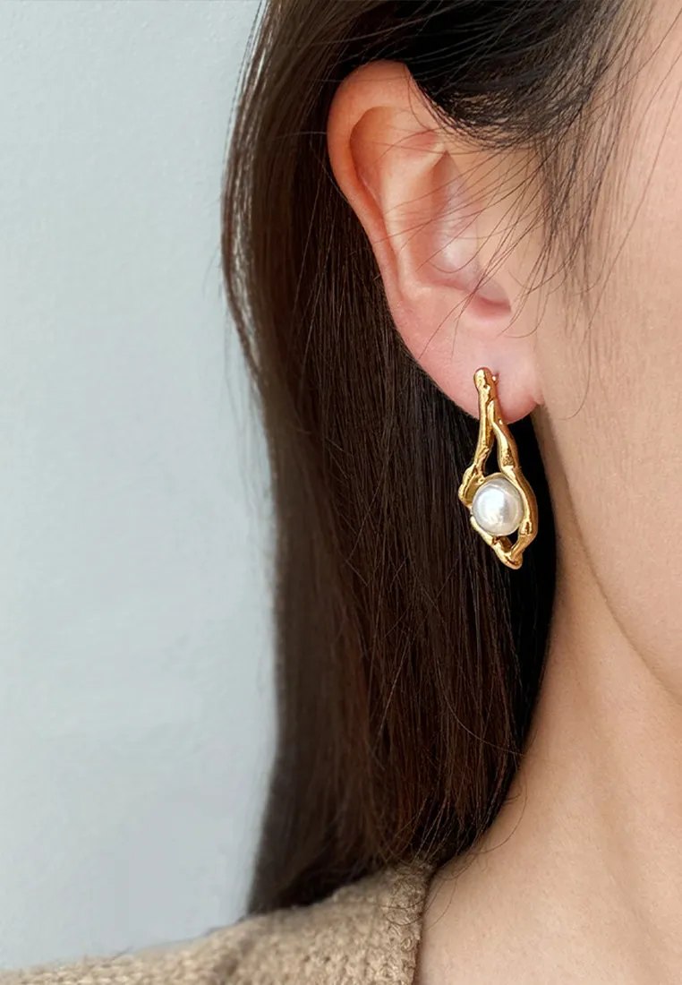 Macy Pearl Framed Earrings in Gold