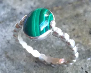 Malachite Ring - Green Bezel Ring - Vintage Bubble Band