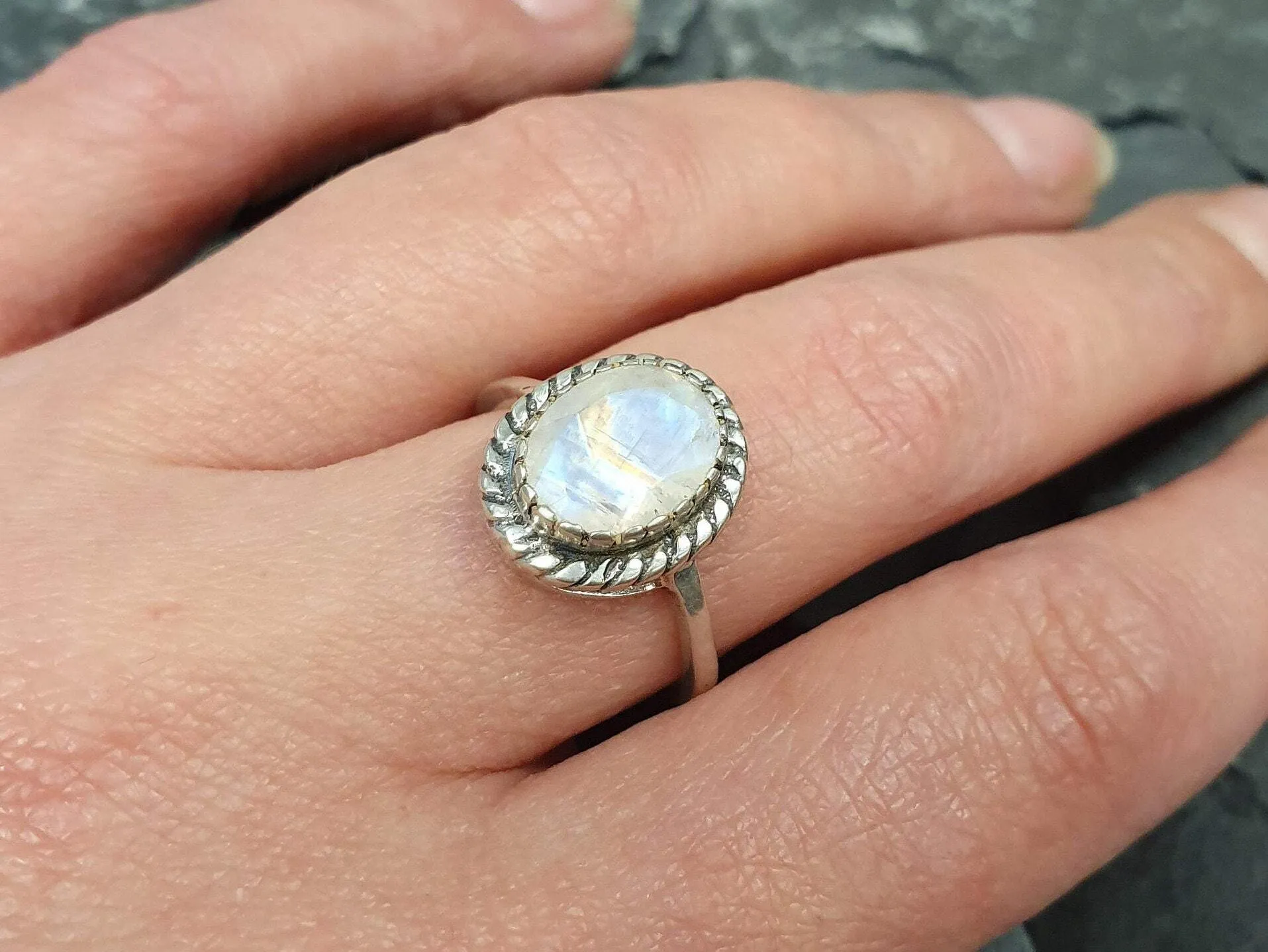 Moonstone Vintage Ring - June Birthstone Ring - Solitaire Moonstone Ring