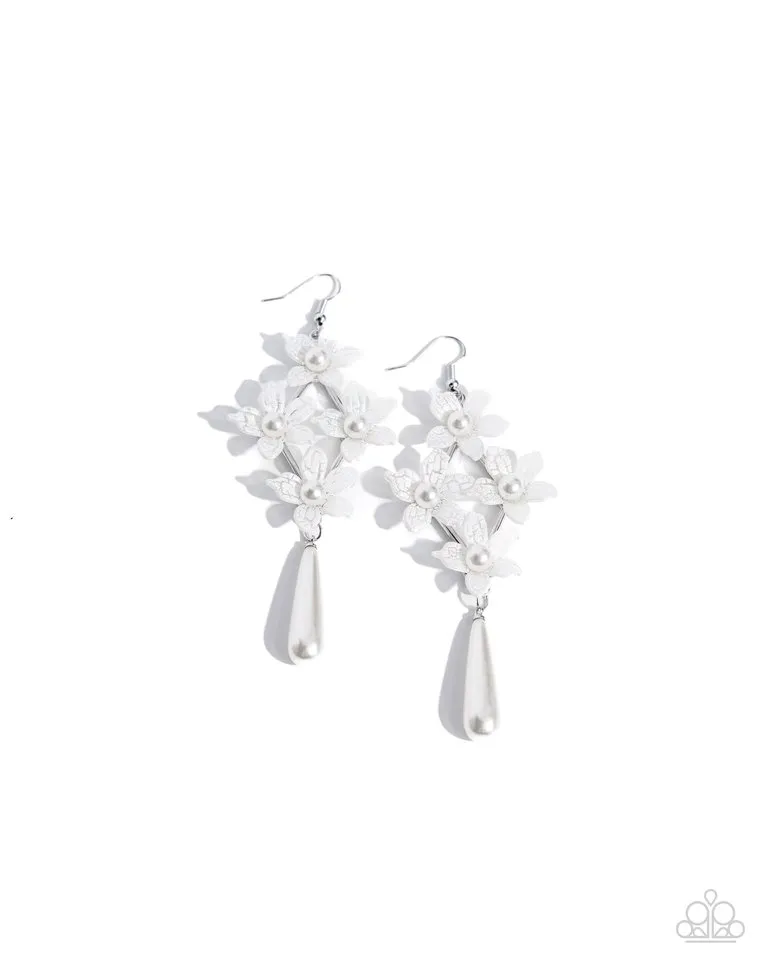 Paparazzi Earring ~ Vintage Veining - White