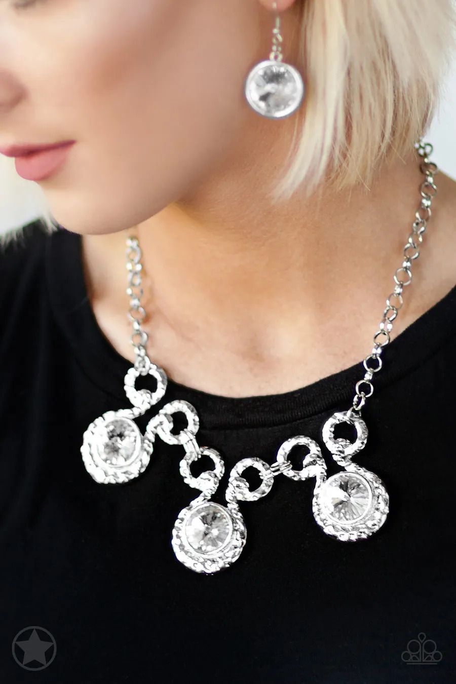 Paparazzi Hypnotized - Silver Necklace