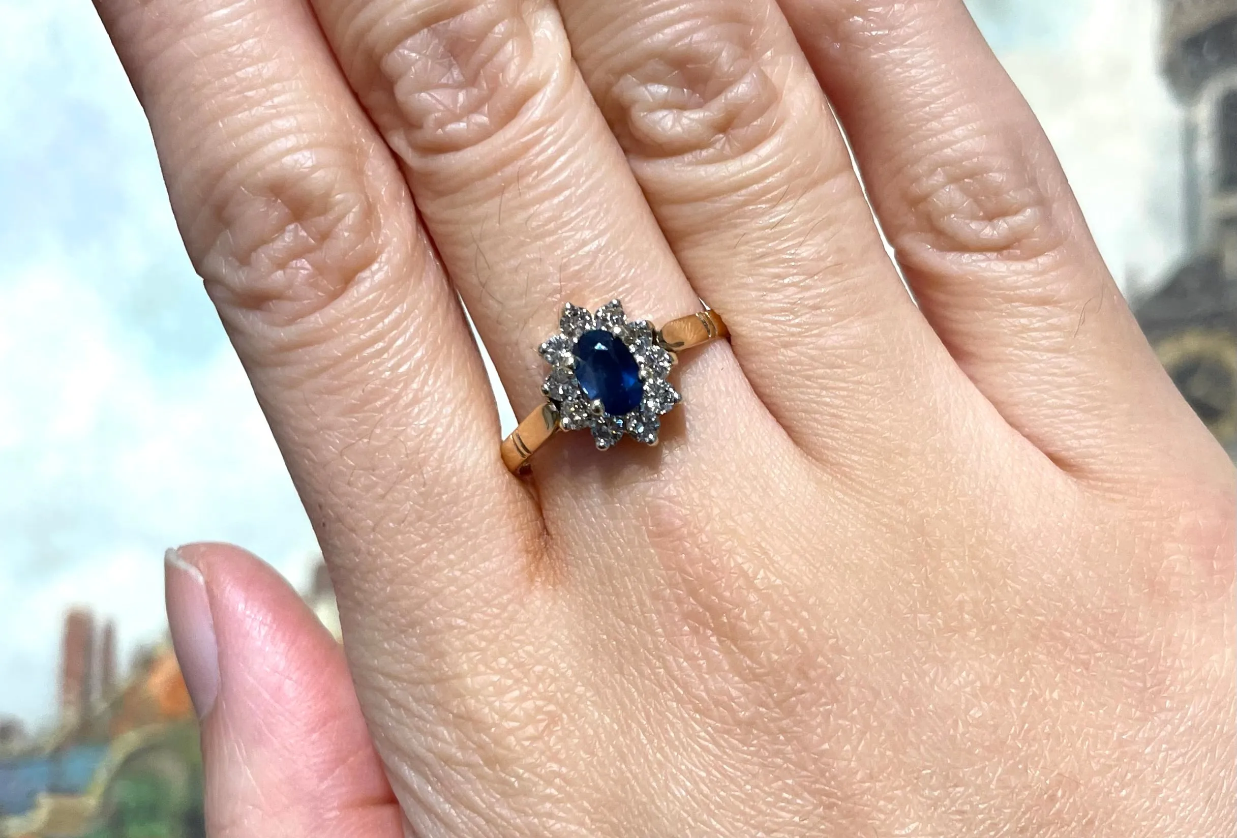 Vintage sapphire and diamond cluster ring in 18 carat gold